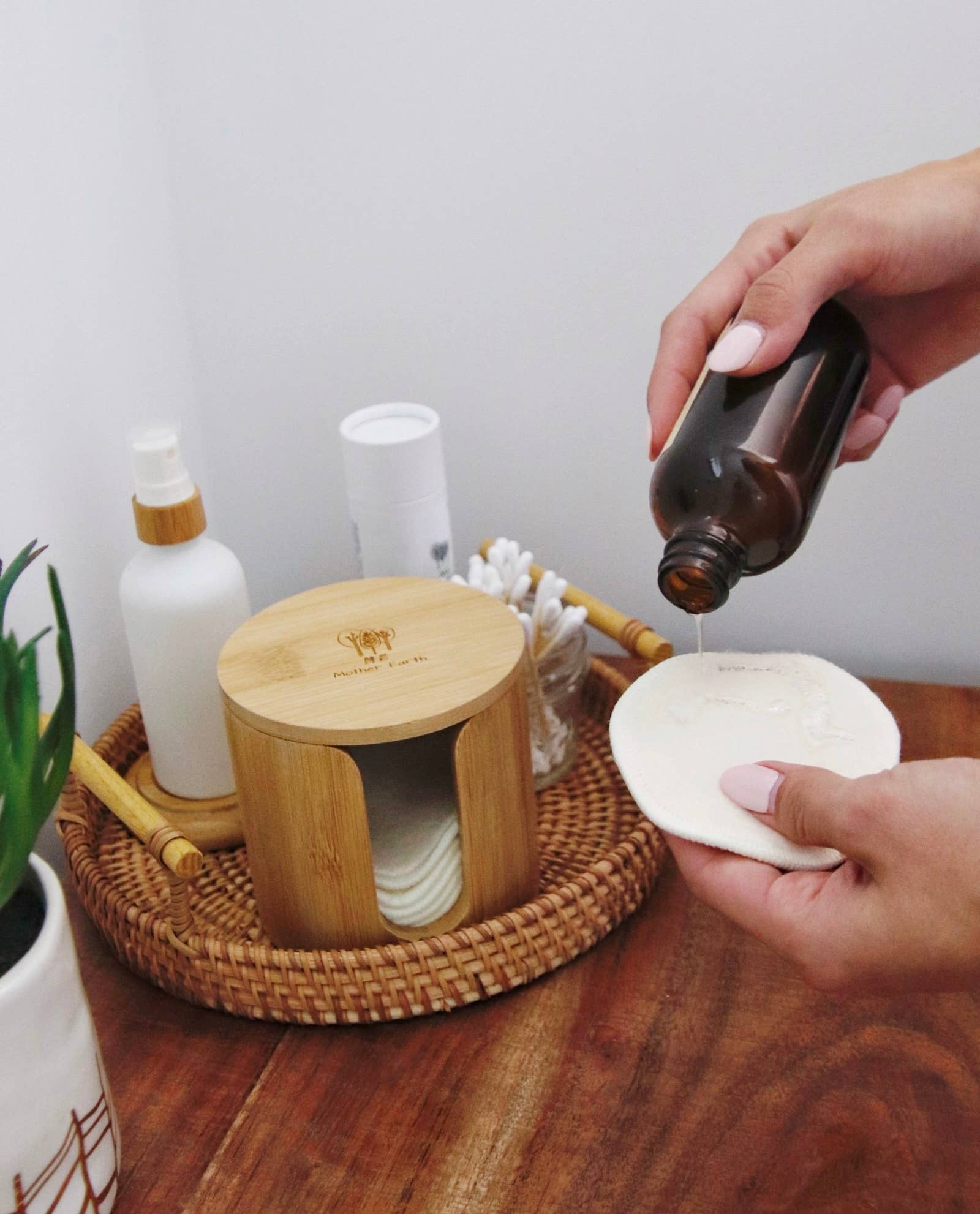 Reusable Hemp Cotton Rounds  + Bamboo Storage Box  | Zero Waste Beauty