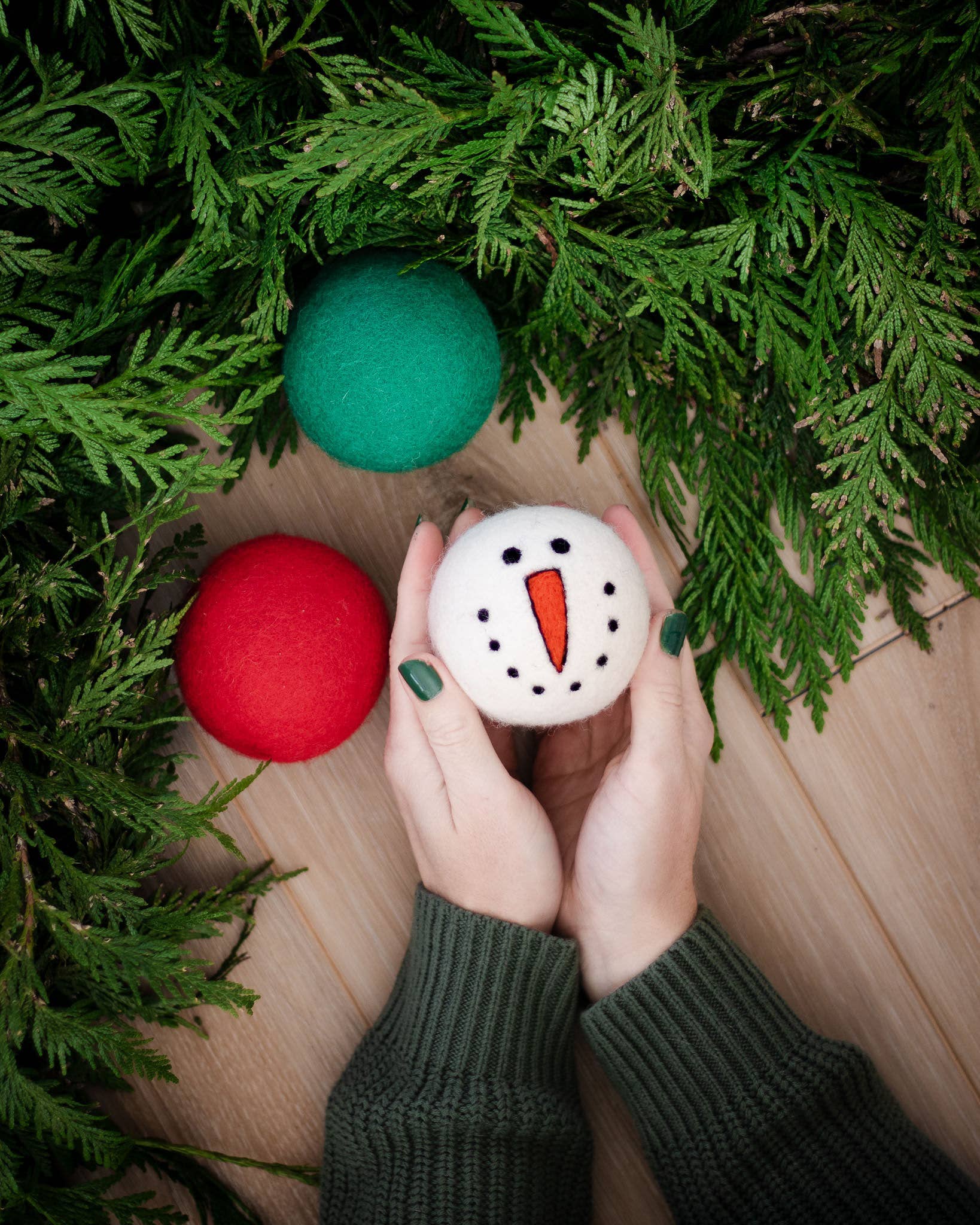 Vintage Holidays Eco Wool Dryer Balls - Snowman RED & GREEN: With Bag